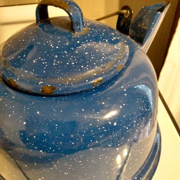 Rustic Blue & White Speckled Enamelware Graniteware Tea Pot Kettle - Picture 5 of 11